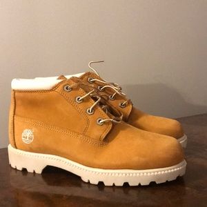 Women’s timberland boots size 8